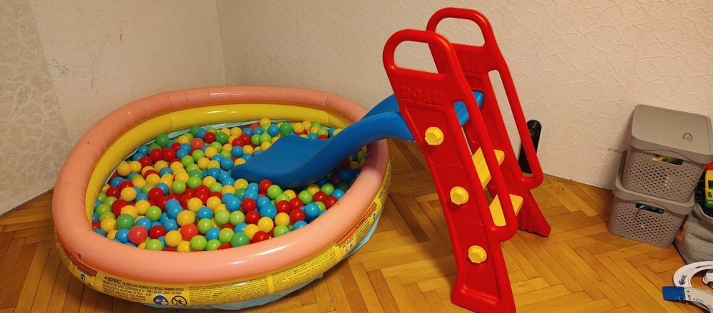 Пързалка DOLU + топки за басейн