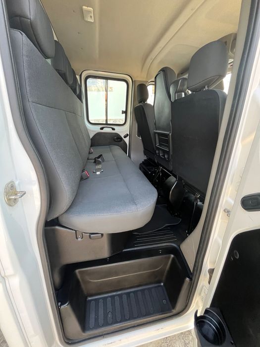 Autoutilitara Renault Master Doka