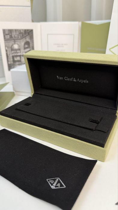 Оригиналтная упаковка Van Cleef & Arpels