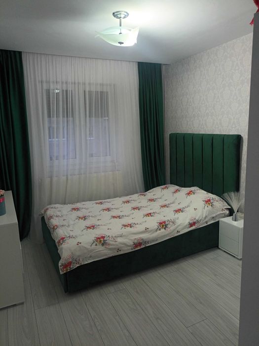 Apartament 3 camere de vânzare