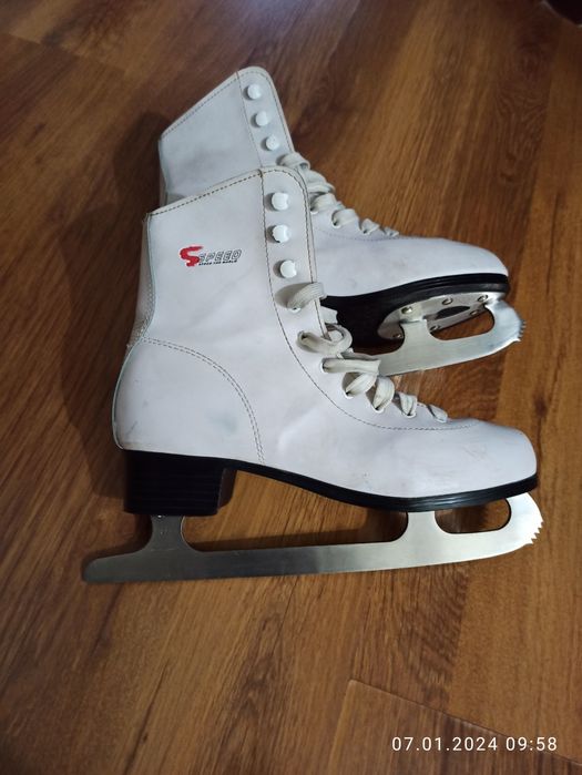 Коньки женские 41 размер
