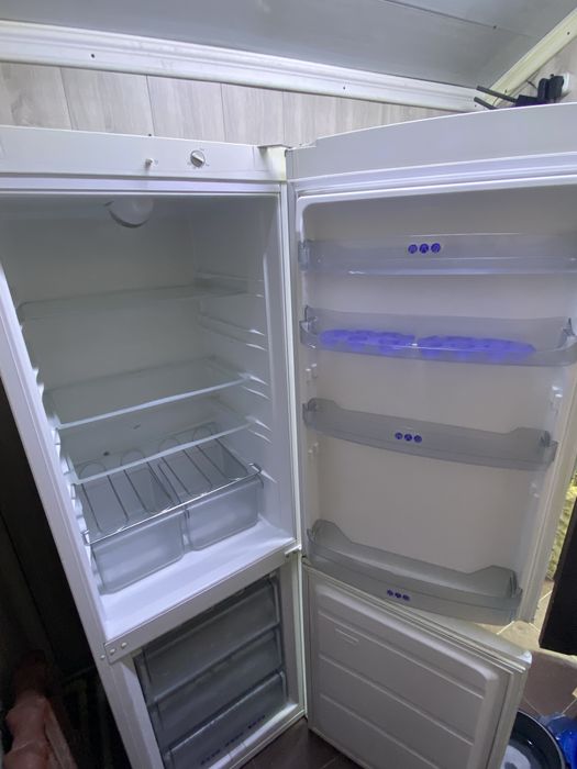 Продам холодильник