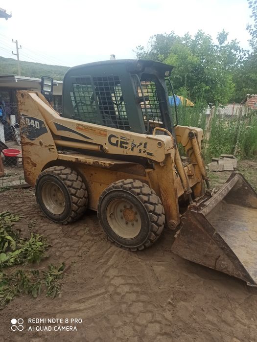 Услуги с бобкат мини челен товарач