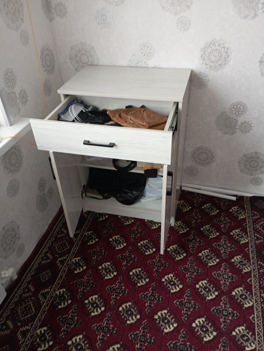 Шкафчик сатылады