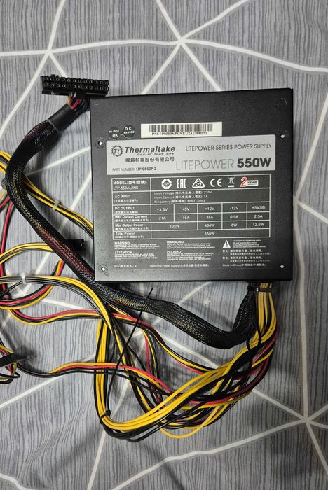 Продам блок питания Thermaltake Litepower 550W