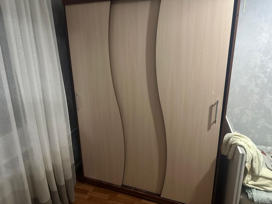 Продам  шкаф купе
