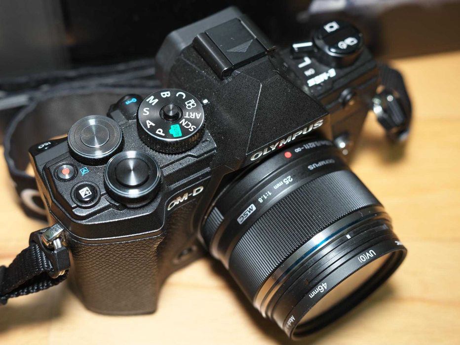 Объектив Olympus M.Zuiko Digital 25mm F/1.8