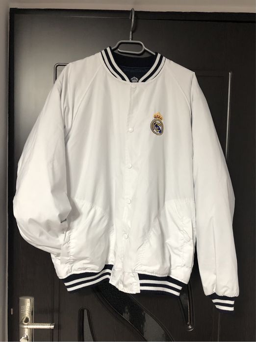 Geaca tip college real madrid originala marime xl geaca alba real xl