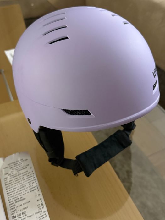 Чисто нова Ски каска - Uvex