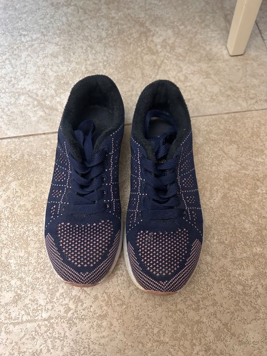 кроссовки женские