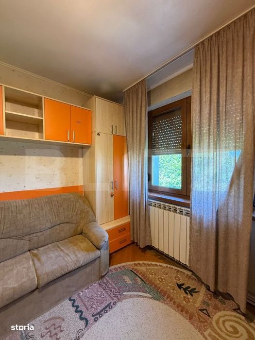 Apartament 4 camere, semidecomandat, 75 mp, zona Centru