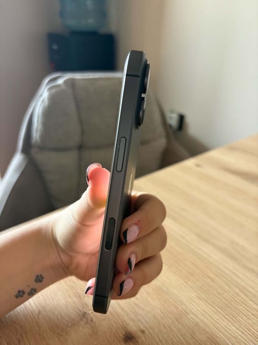Iphone 17 черен