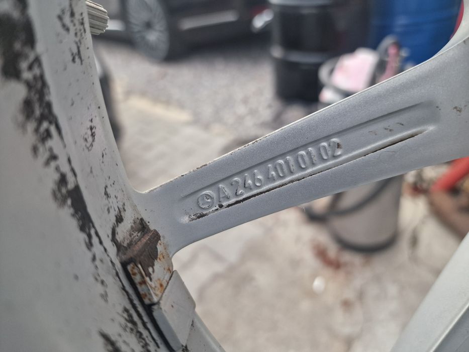 Гуми с Джанти за Mercedes W246 205/50 R 17 Toyo