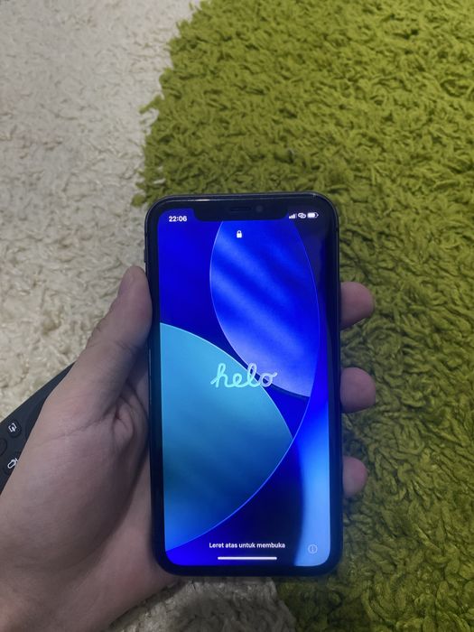 Айфон  11 заблокировонный