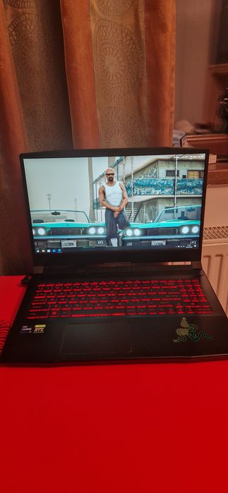 Vând laptop gaming MSI katana