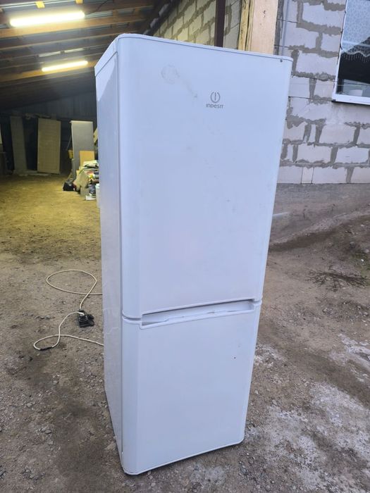 Продам холодильник