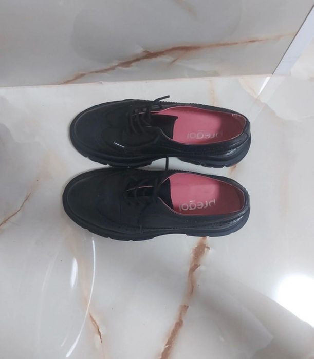 Pantofi de piele