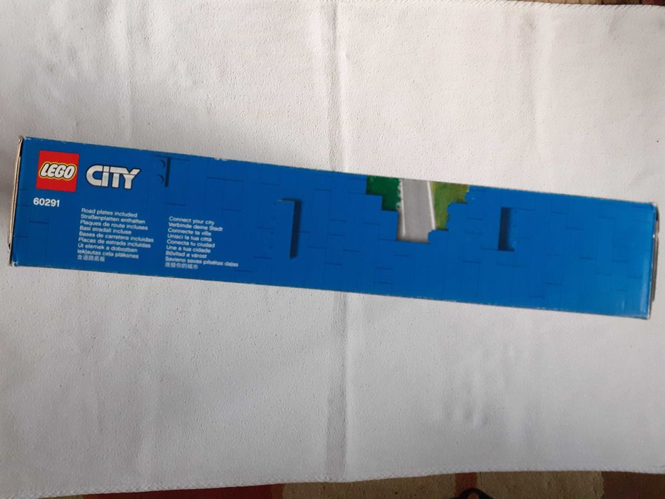 Lego City 60291 Casa familiei, set nou, sigilat, de cadou