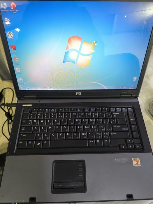 Лаптоп HP Compaq 6715s