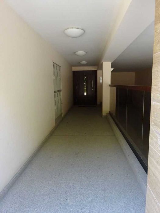 Дава се под наем Четиристаен апартамент в Варна, Център - 175 кв.м за 698.19 € - Снимка #17