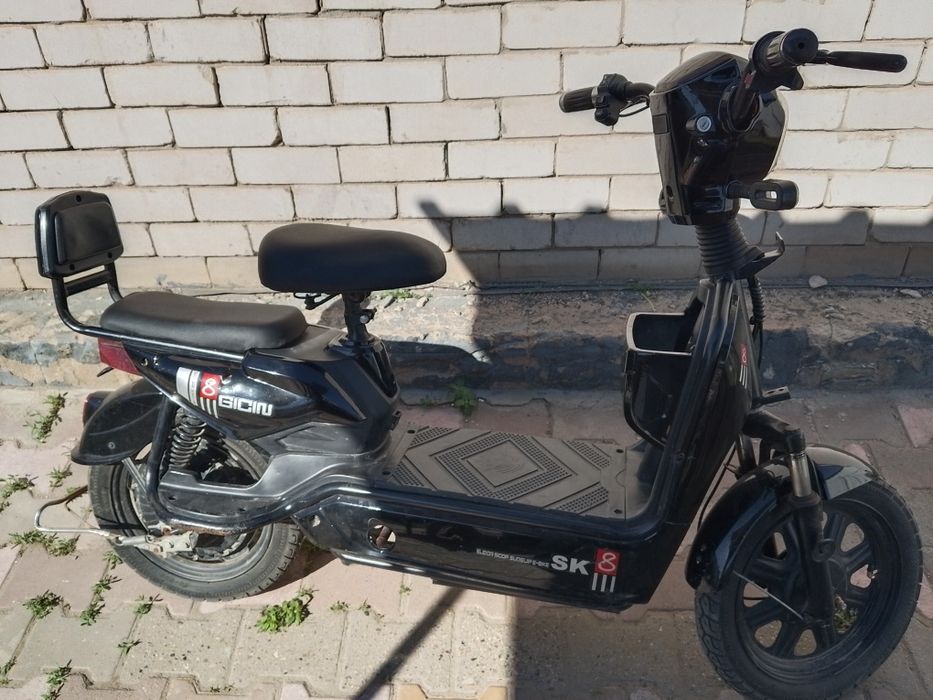 Продам скутер новый