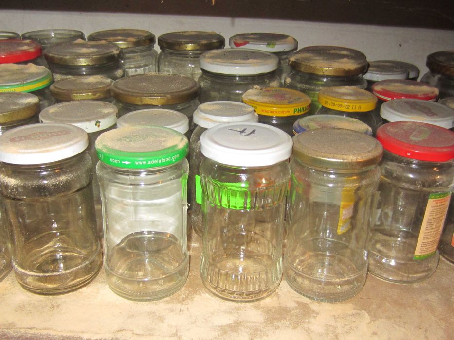 Стъклени буркани различни големини