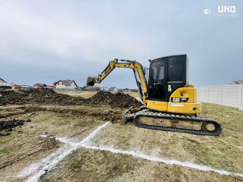 Închiriez buldoexcavator/ miniexcavator/ bobcat cu picon/ compactor