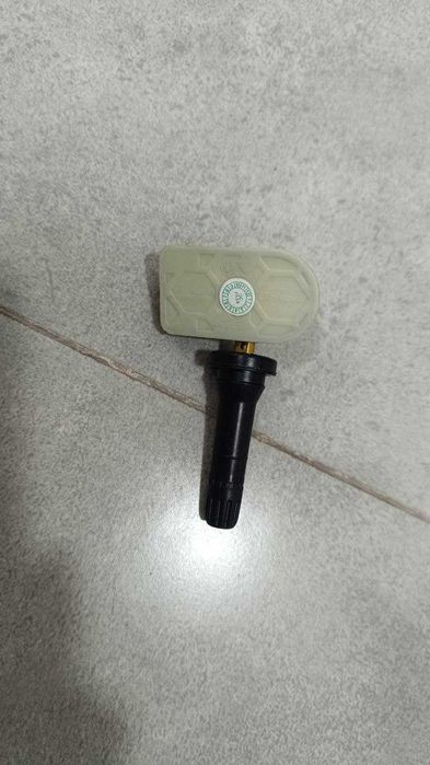 Это датчик системы контроля давления в шинах  для C11