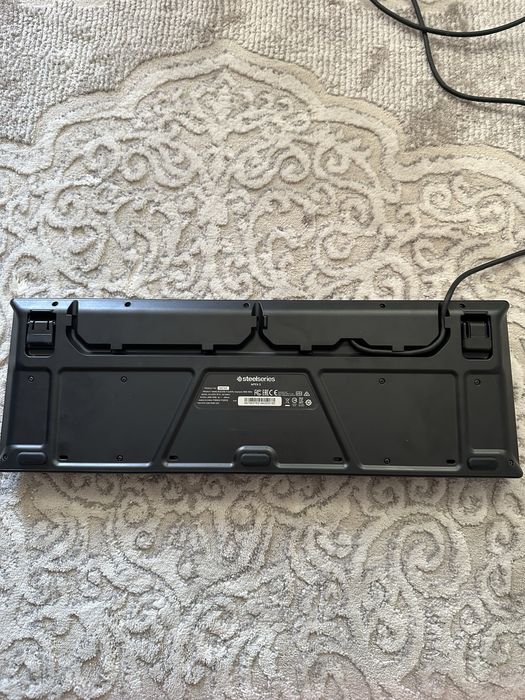 Vand tastatura SteelSeries Apex 3