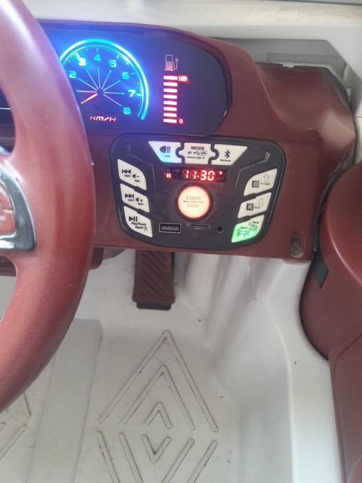 AMG detskaya mashina elektronaya