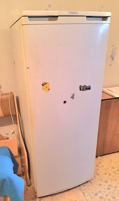 Продам нерабочий холодильник