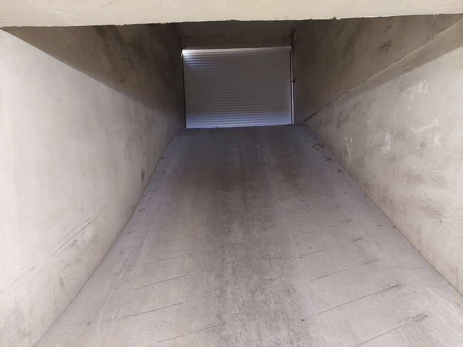 Дава се под наем Гараж / Паркомясто в Варна, Операта - 18 кв.м за 102 € - Снимка #3