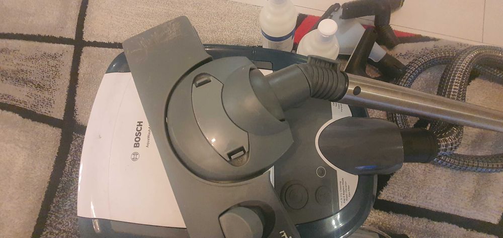 Aspirator BOSH AquaWash & Clean