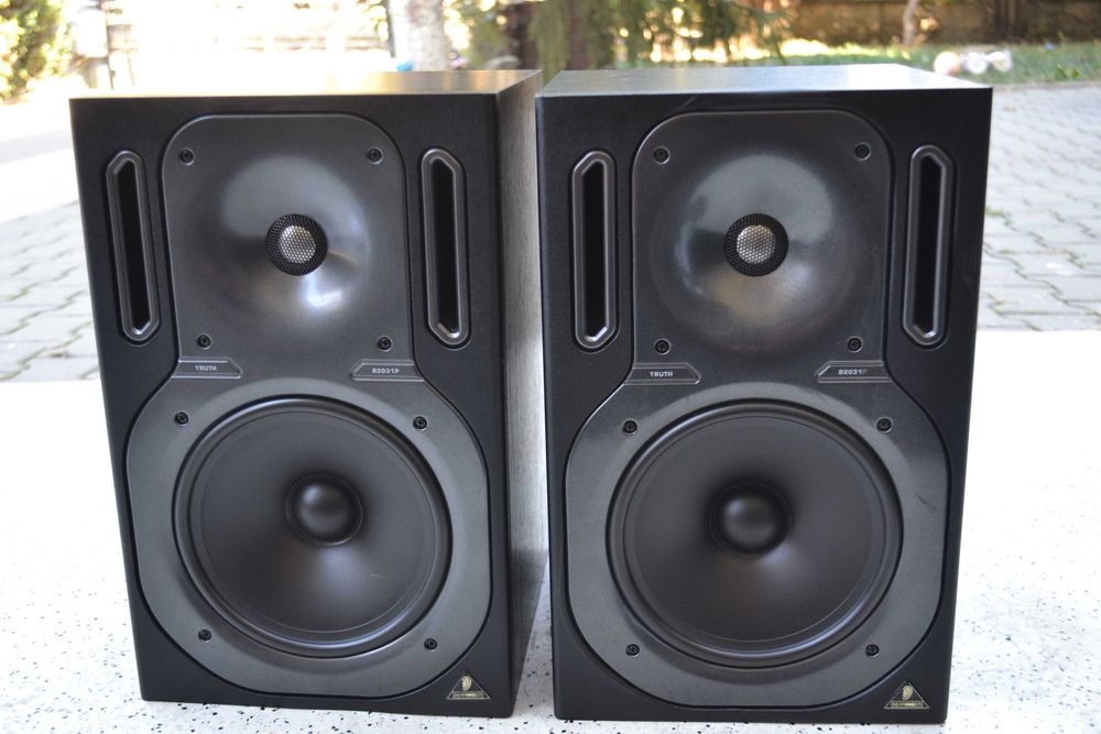 Boxe Behringer model B 2031 P