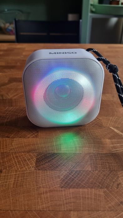 Преносима Bluetooth колонка Miniso (с LED светлини)