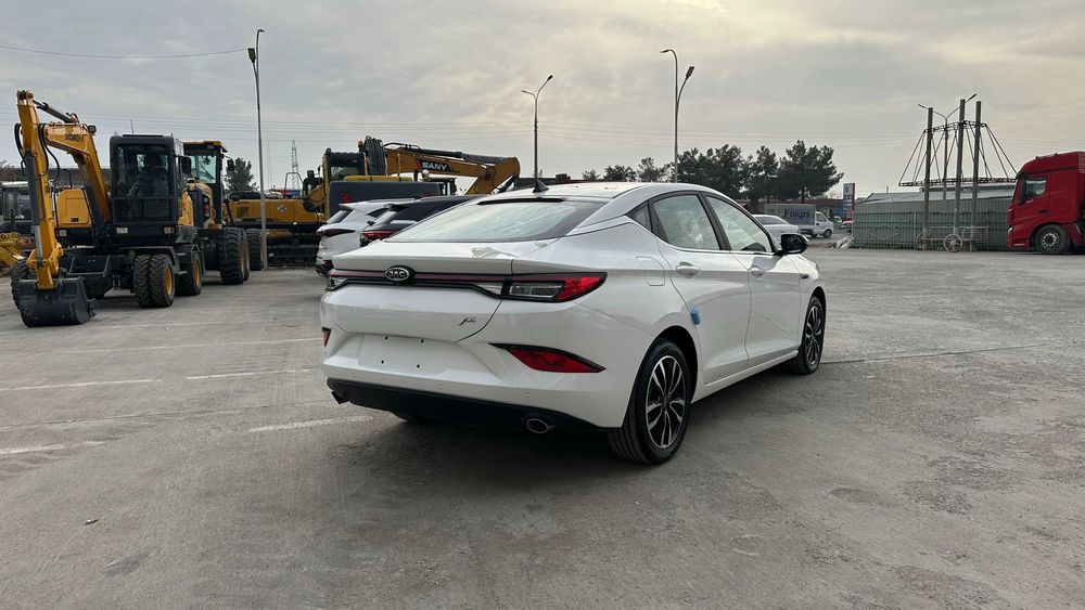 JAC J7 Sedan Skidka Narxida qabul qiling