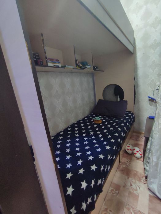 Продам кровать двухярусную