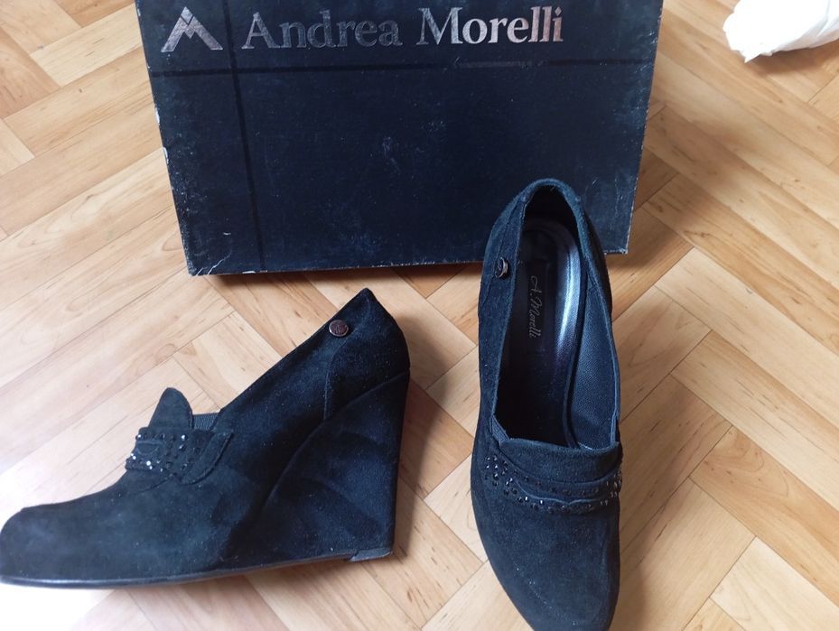 Продам обувь замша Andrea Morelli