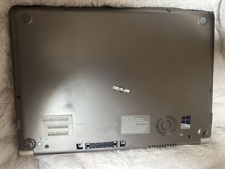 Лаптоп марка TOSHIBA