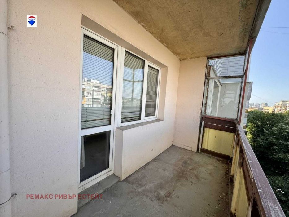 Продава се Двустаен апартамент в Русе, Здравец Изток - 76 кв.м за 1210 €/кв.м - Снимка #12