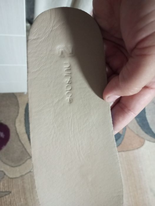 Продам кожаные кроссовки