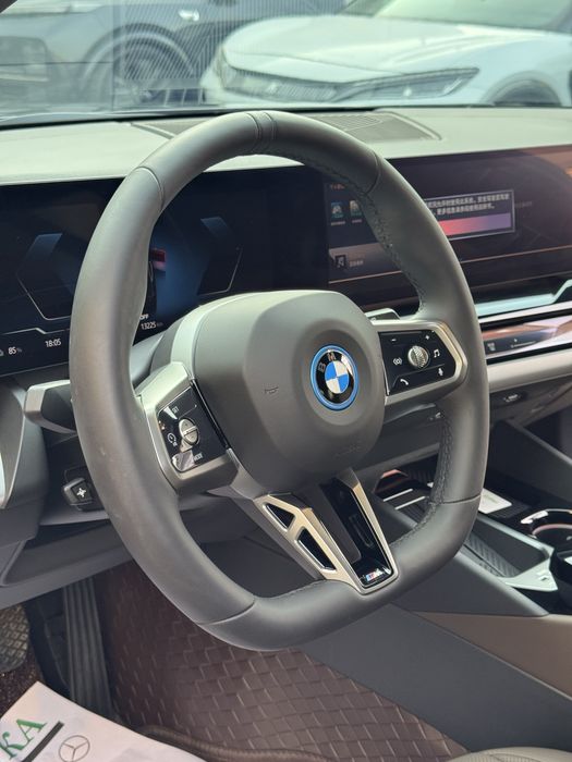 Bmw i5 35L/ 13000km probeg