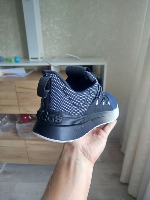 Кроссовки Adidas размер 42.5 (26.5см)