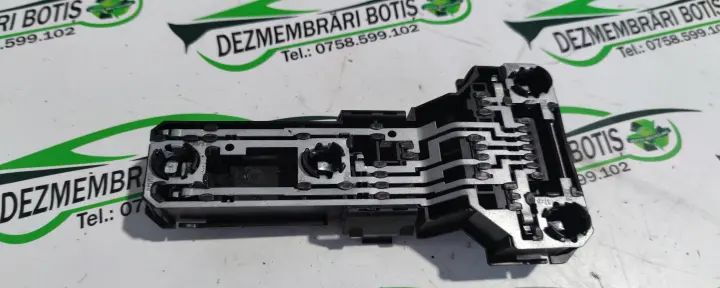 Soclu becuri lampa stop pe aripa stanga 1J6 945 257 Volkswagen VW