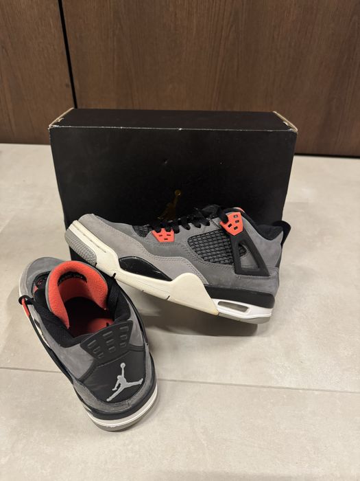 ОРИГИНАЛНИ Air Jordan 4 “Infrared” 38,5 номер