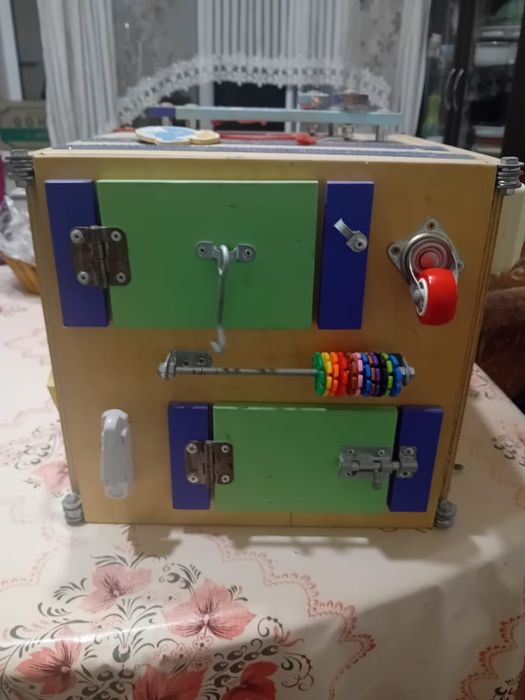 Продам бизиборд детский