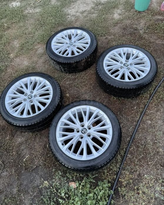 Диски от Камри 70  оргинал  р18