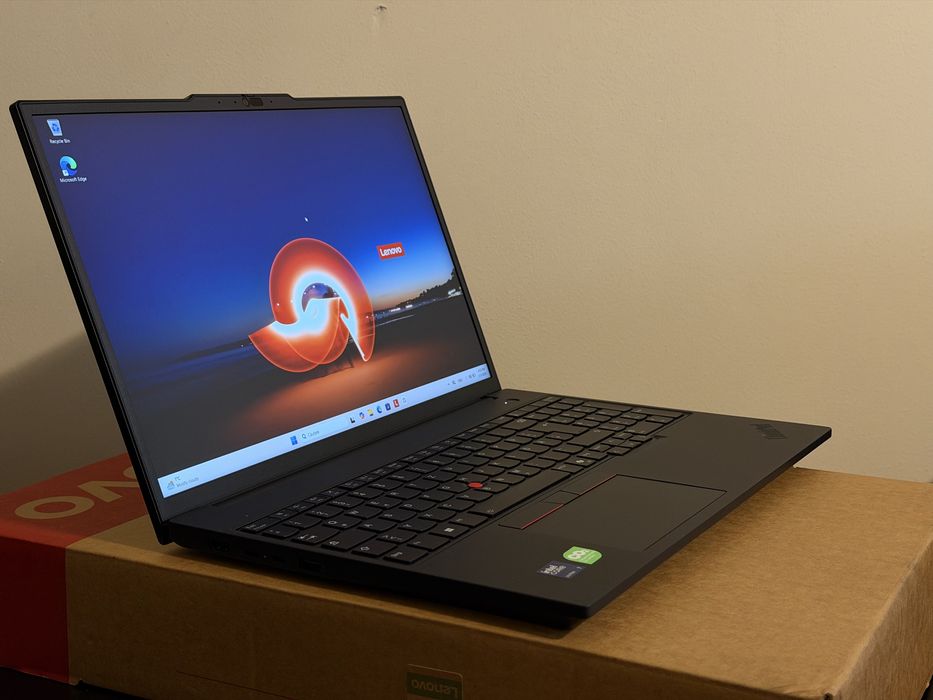 Lenovo ThinkPad P16v Gen 3 Workstation Proiectare Randari Editare