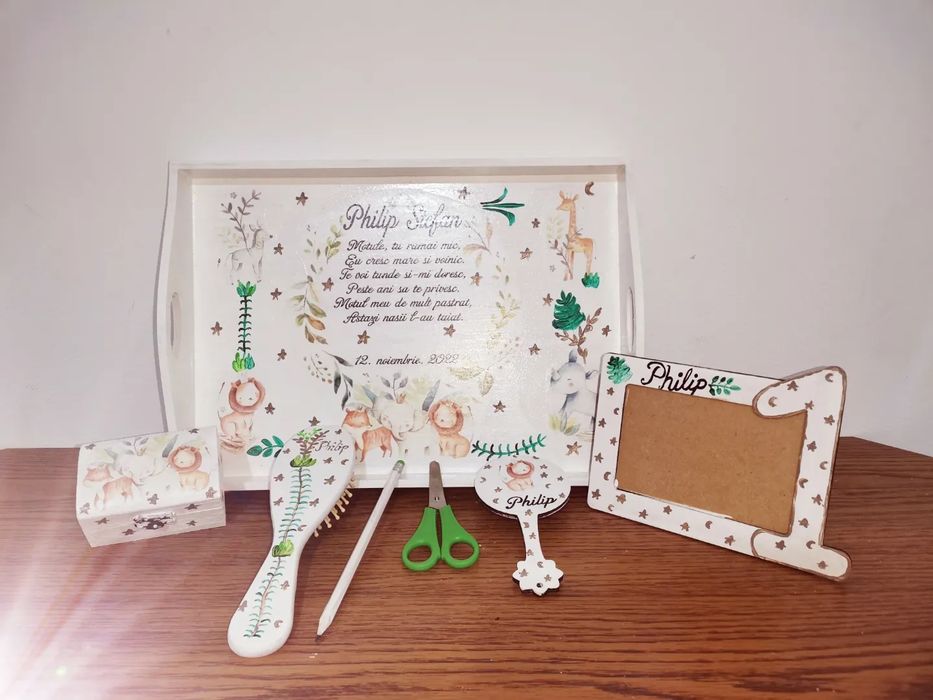 Tăvițe aniversare pentru mot