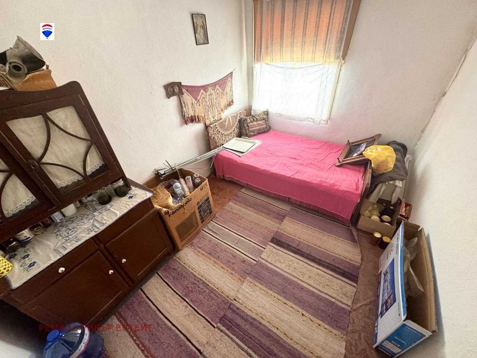 Селска къща за продажба в с. Бръшлен, обл. Русе